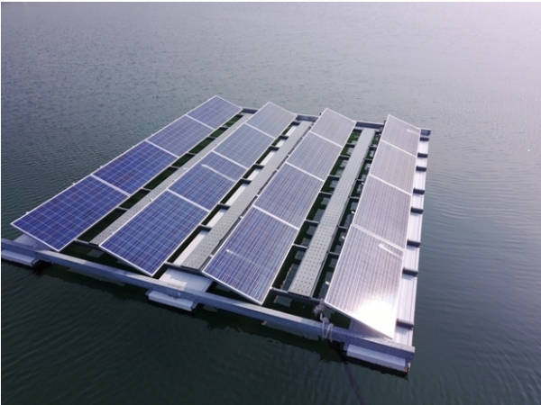 새만금에 300MW급 세계 최대 수상 태양광발전소 설치가 추진된다.
